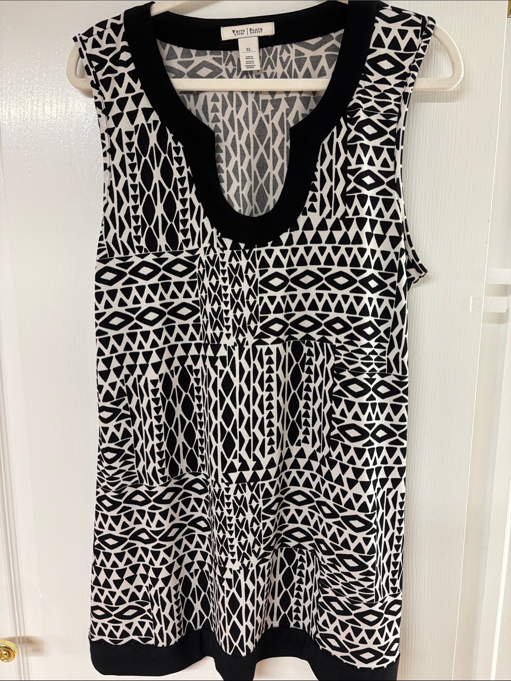 White House Black Market Black and White Geometric Sleeveless Tunic